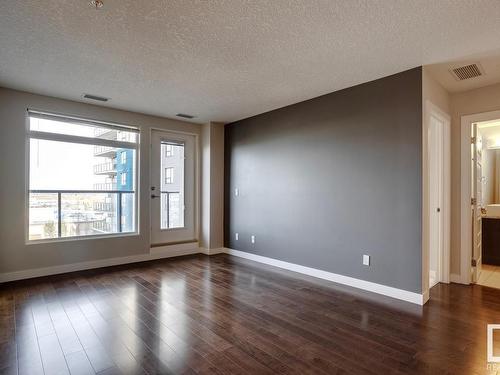 414 5151 Windermere Boulevard, Edmonton, AB - Indoor Photo Showing Other Room