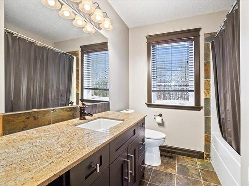 1086 Genesis Lake Boulevard, Stony Plain, AB - Indoor Photo Showing Bathroom