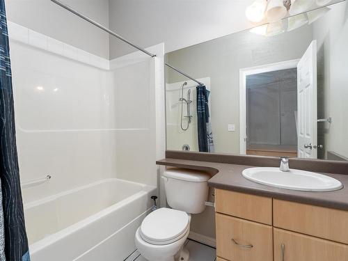 8732 10 Avenue, Edmonton, AB - Indoor Photo Showing Bathroom