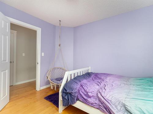 8732 10 Avenue, Edmonton, AB - Indoor Photo Showing Bedroom