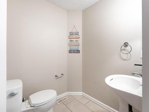 8732 10 Avenue, Edmonton, AB - Indoor Photo Showing Bathroom