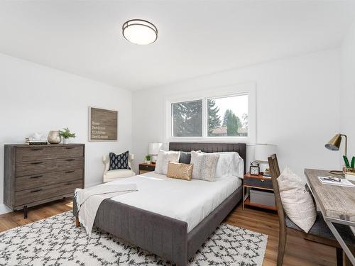 9216 72 Street, Edmonton, AB - Indoor Photo Showing Bedroom