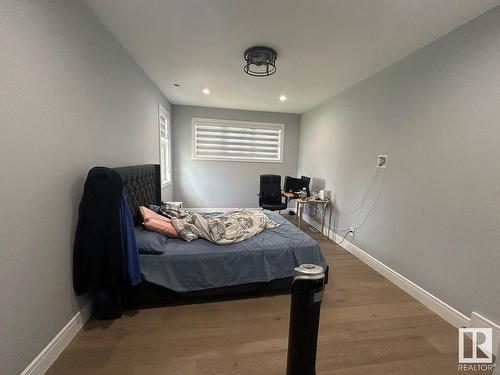 60 Riverstone Close, Rural Sturgeon County, AB - Indoor Photo Showing Bedroom