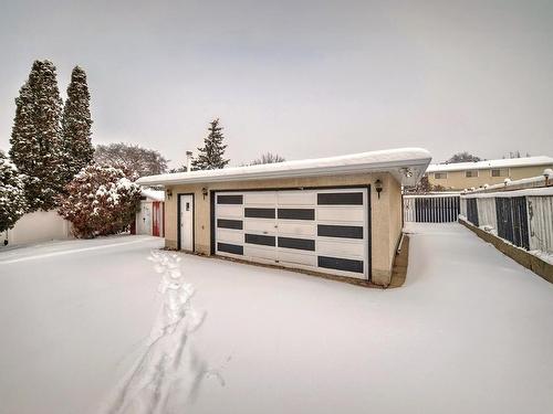 3615 75 Street, Edmonton, AB - Outdoor