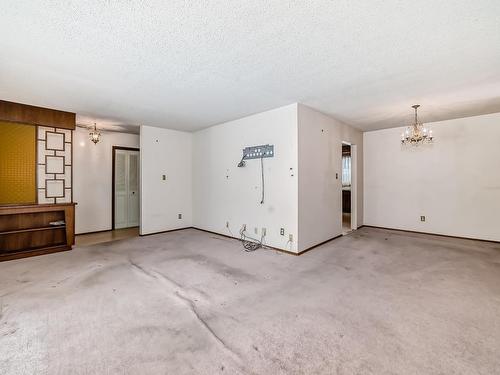 3615 75 Street, Edmonton, AB - Indoor