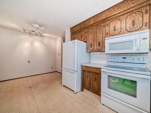 3615 75 Street, Edmonton, AB - Indoor Photo Showing Kitchen