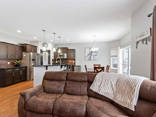 79 Avonlea Way, Spruce Grove, AB - Indoor Photo Showing Living Room