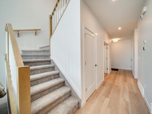 77 Chelles Wynd, St. Albert, AB - Indoor Photo Showing Kitchen