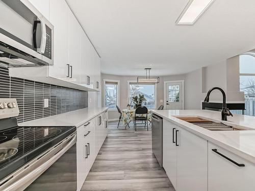 4 Harcourt Crescent, St. Albert, AB - Indoor Photo Showing Kitchen With Double Sink With Upgraded Kitchen