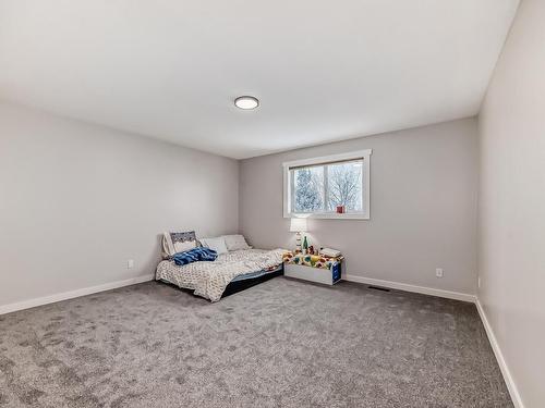 4 Harcourt Crescent, St. Albert, AB - Indoor Photo Showing Bedroom