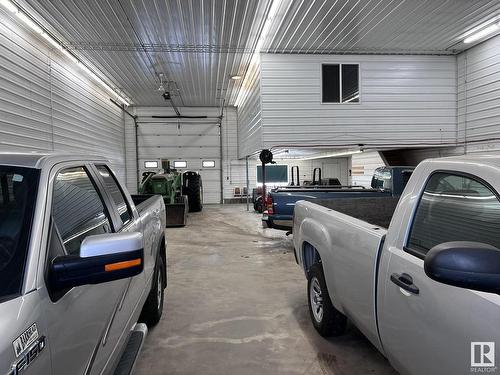 59525 Rr 270, Rural Westlock County, AB - Indoor Photo Showing Garage