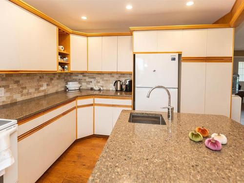 59525 Rr 270, Rural Westlock County, AB - Indoor Photo Showing Kitchen