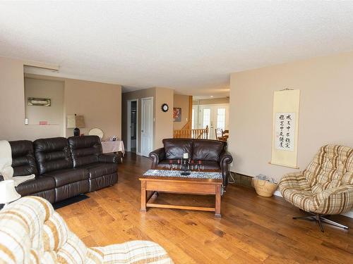 59525 Rr 270, Rural Westlock County, AB - Indoor Photo Showing Living Room