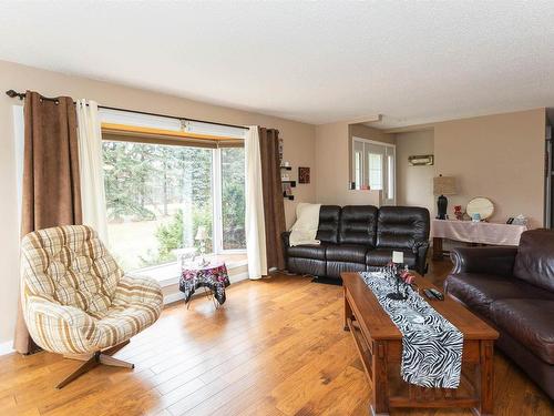 59525 Rr 270, Rural Westlock County, AB - Indoor Photo Showing Living Room