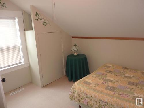 11215 Twp Rd 581, Rural St. Paul County, AB - Indoor Photo Showing Bedroom