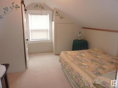 11215 Twp Rd 581, Rural St. Paul County, AB - Indoor Photo Showing Bedroom