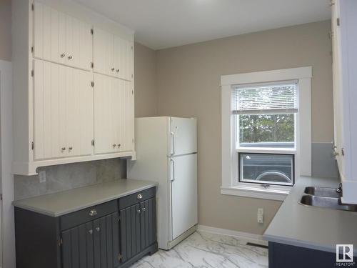 11215 Twp Rd 581, Rural St. Paul County, AB - Indoor Photo Showing Kitchen