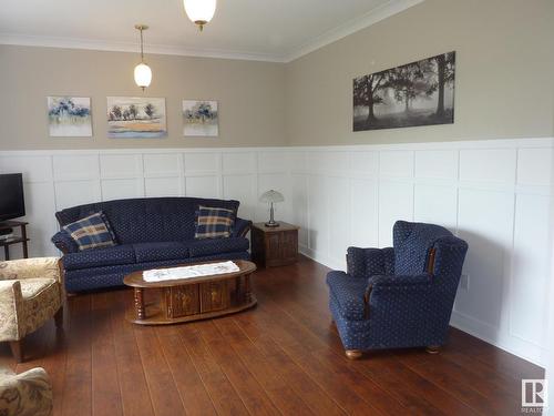 11215 Twp Rd 581, Rural St. Paul County, AB - Indoor Photo Showing Living Room