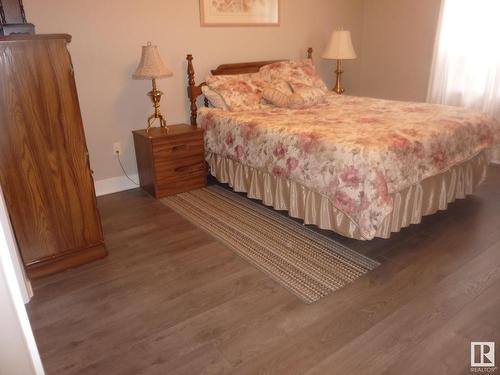 11215 Twp Rd 581, Rural St. Paul County, AB - Indoor Photo Showing Bedroom