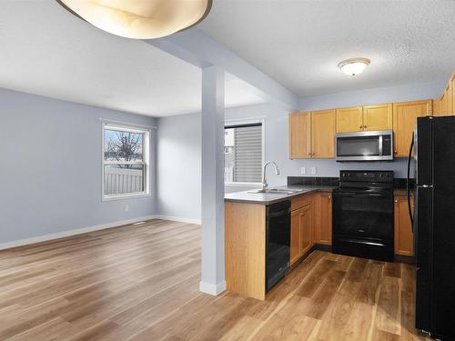 188 230 Edwards Drive Sw, Edmonton, AB - Indoor Photo Showing Kitchen