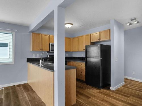 188 230 Edwards Drive Sw, Edmonton, AB - Indoor Photo Showing Kitchen