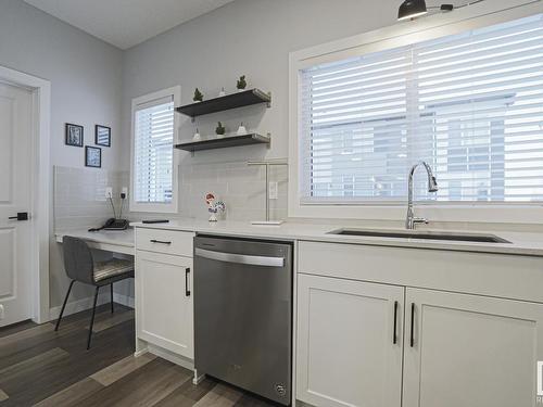 134 804 Welsh Drive, Edmonton, AB - Indoor Photo Showing Kitchen