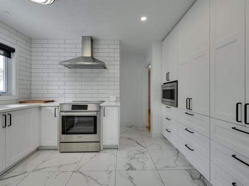 8431 152 Street, Edmonton, AB - Indoor Photo Showing Kitchen