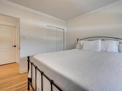 8431 152 Street, Edmonton, AB - Indoor Photo Showing Bedroom