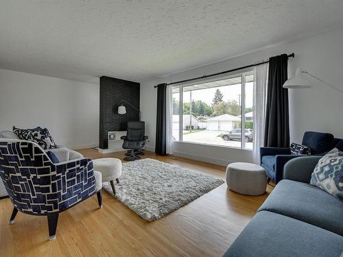 8431 152 Street, Edmonton, AB - Indoor Photo Showing Living Room