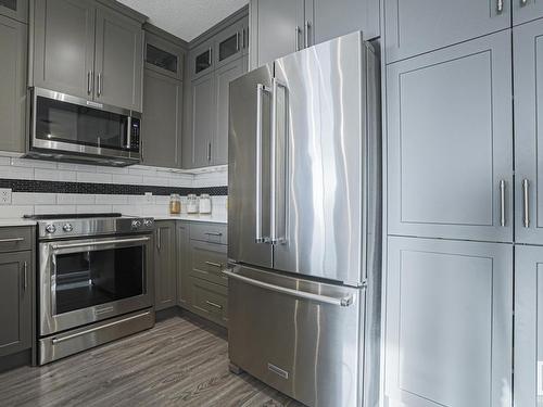 423 812 Welsh Drive, Edmonton, AB - Indoor Photo Showing Kitchen With Stainless Steel Kitchen With Upgraded Kitchen