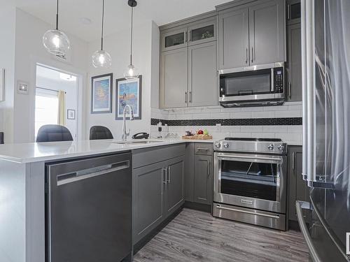 423 812 Welsh Drive, Edmonton, AB - Indoor Photo Showing Kitchen With Stainless Steel Kitchen With Upgraded Kitchen