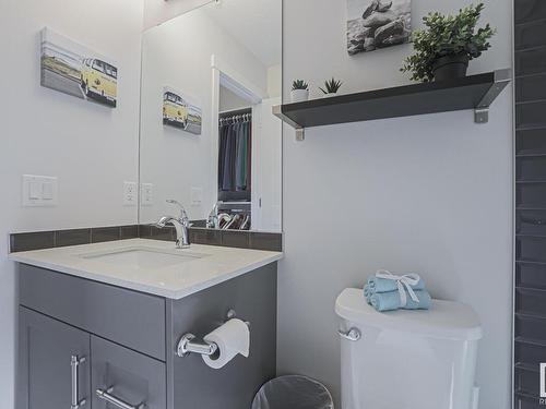 423 812 Welsh Drive, Edmonton, AB - Indoor Photo Showing Bathroom