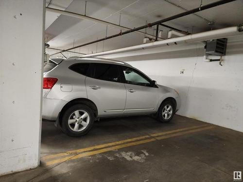 423 812 Welsh Drive, Edmonton, AB - Indoor Photo Showing Garage