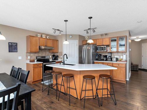 21027 92 Avenue, Edmonton, AB - Indoor Photo Showing Kitchen