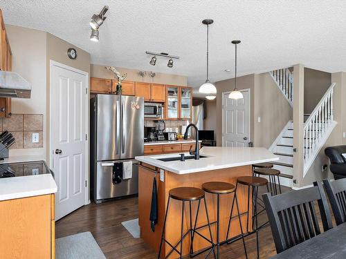 21027 92 Avenue, Edmonton, AB - Indoor Photo Showing Kitchen