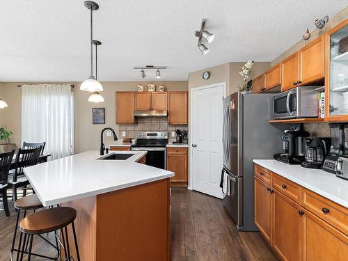 21027 92 Avenue, Edmonton, AB - Indoor Photo Showing Kitchen