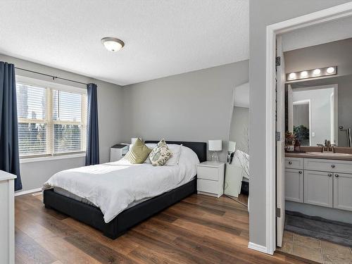 21027 92 Avenue, Edmonton, AB - Indoor Photo Showing Bedroom