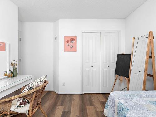 21027 92 Avenue, Edmonton, AB - Indoor Photo Showing Bedroom