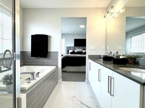 12888 214 Street, Edmonton, AB - Indoor Photo Showing Bathroom