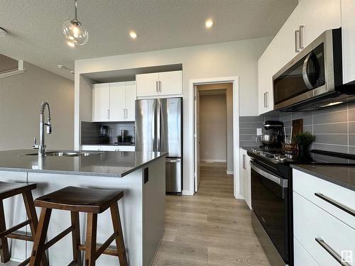 12888 214 Street, Edmonton, AB - Indoor Photo Showing Kitchen