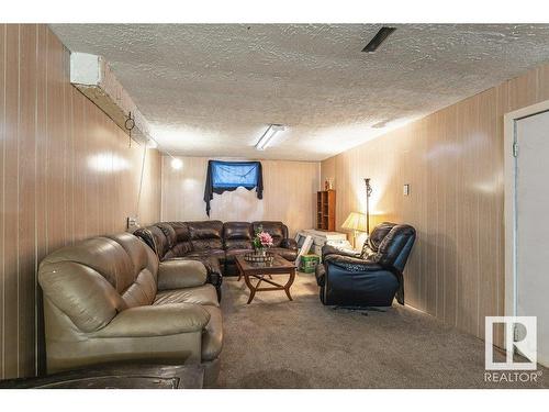 9513 Sherridon Drive, Fort Saskatchewan, AB - Indoor Photo Showing Living Room