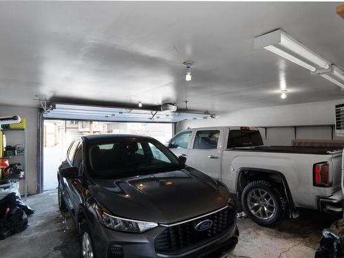 8504 138 Avenue, Edmonton, AB - Indoor Photo Showing Garage