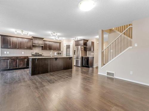 1963 51 Street, Edmonton, AB - Indoor Photo Showing Kitchen With Upgraded Kitchen