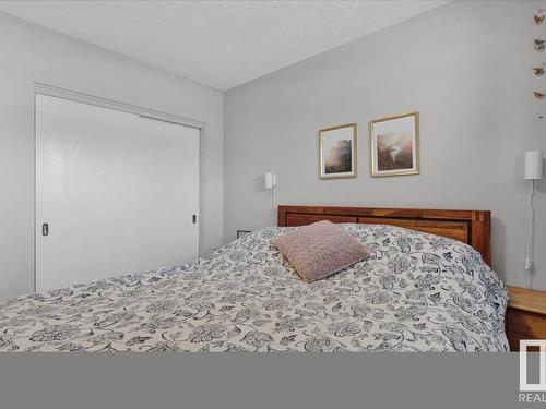 13424 137 Street, Edmonton, AB - Indoor Photo Showing Bedroom