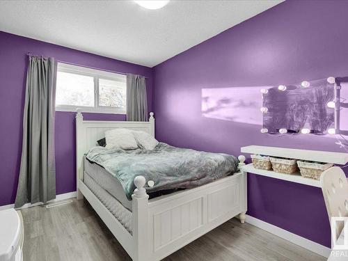 13424 137 Street, Edmonton, AB - Indoor Photo Showing Bedroom