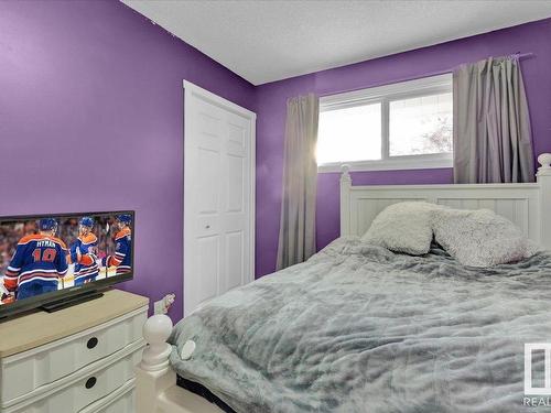 13424 137 Street, Edmonton, AB - Indoor Photo Showing Bedroom