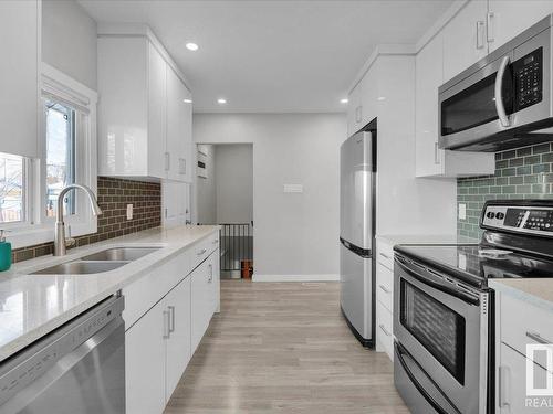 13424 137 Street, Edmonton, AB - Indoor Photo Showing Kitchen With Double Sink With Upgraded Kitchen