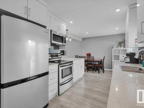 13424 137 Street, Edmonton, AB - Indoor Photo Showing Kitchen