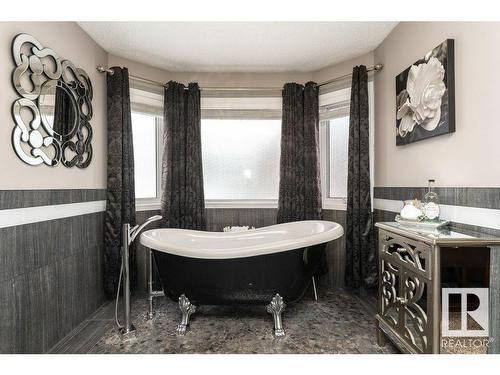 19 Frederick Boulevard, Rural Parkland County, AB - Indoor Photo Showing Bathroom