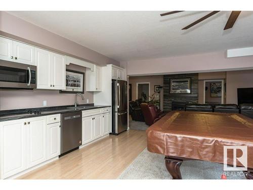 19 Frederick Boulevard, Rural Parkland County, AB - Indoor Photo Showing Kitchen